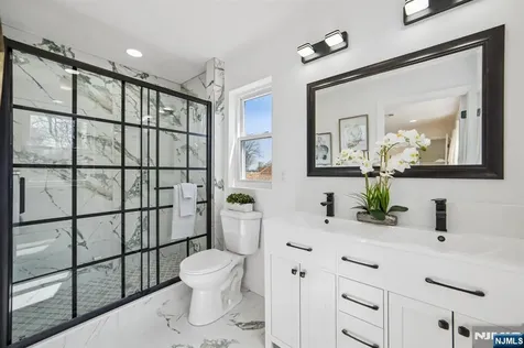 207 Lake Shore Drive Par-troy Hills Twp. NJ 07034