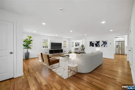 207 Lake Shore Drive Par-troy Hills Twp. NJ 07034
