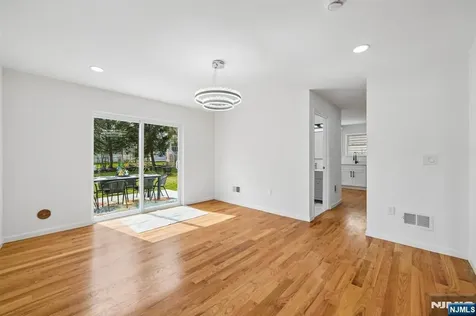 207 Lake Shore Drive Par-troy Hills Twp. NJ 07034