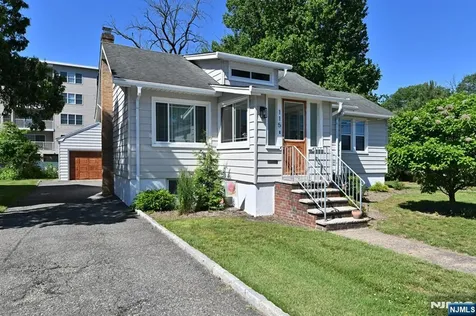 115 Forest Place Rochelle Park NJ 07662