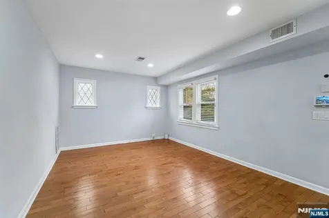19 Elmwood West Orange NJ 07052