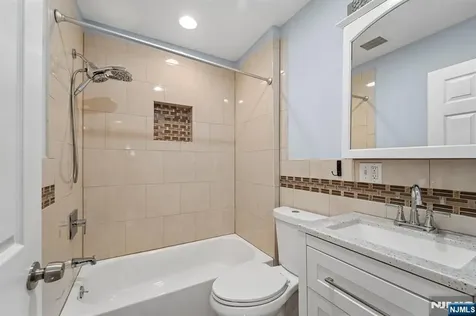 19 Elmwood West Orange NJ 07052