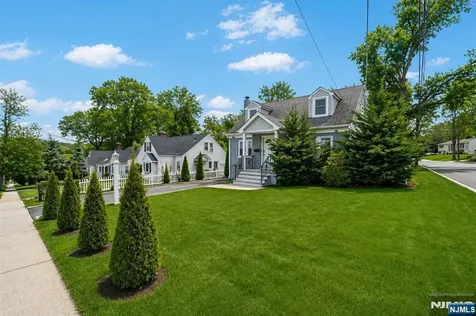 19 Elmwood West Orange NJ 07052