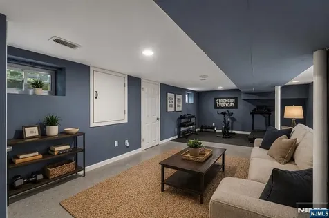 19 Elmwood West Orange NJ 07052