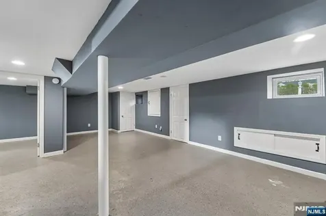 19 Elmwood West Orange NJ 07052