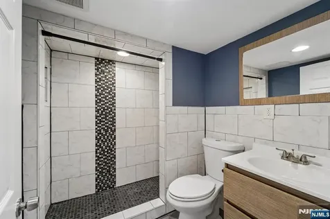 19 Elmwood West Orange NJ 07052