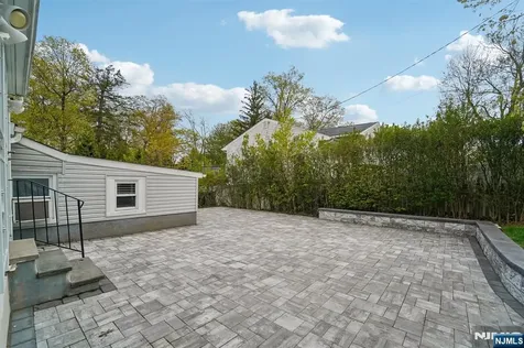 19 Elmwood West Orange NJ 07052