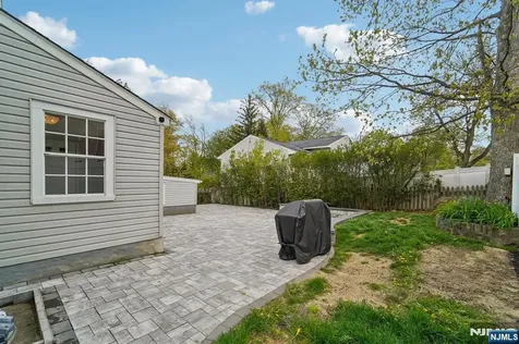 19 Elmwood West Orange NJ 07052