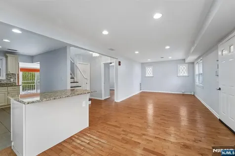 19 Elmwood West Orange NJ 07052