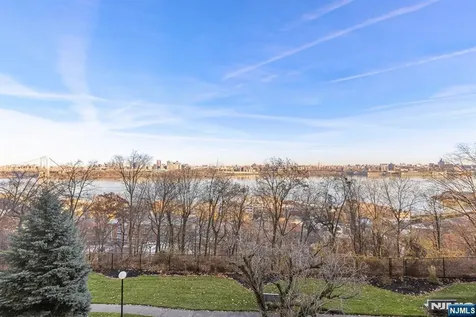 3 Horizon Fort Lee NJ 07024