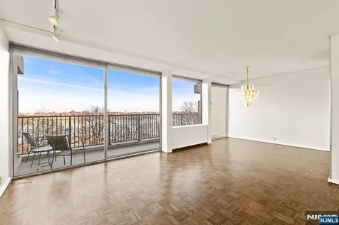 3 Horizon Fort Lee NJ 07024