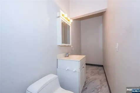 119 Naylon Avenue Livingston NJ 07039