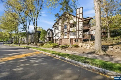 3711 Mark Twain Way Mahwah NJ 07430