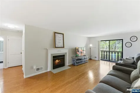 3711 Mark Twain Way Mahwah NJ 07430