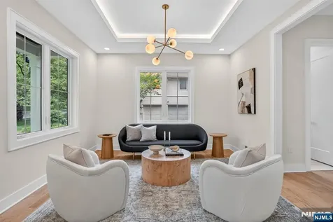 81 Ridge Drive Livingston NJ 07039