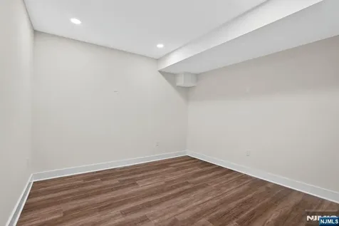 81 Ridge Drive Livingston NJ 07039