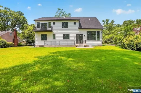81 Ridge Drive Livingston NJ 07039