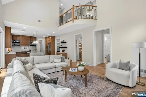 81 Ridge Drive Livingston NJ 07039