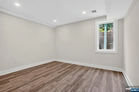 81 Ridge Drive Livingston NJ 07039