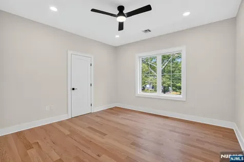 81 Ridge Drive Livingston NJ 07039
