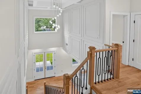 81 Ridge Drive Livingston NJ 07039