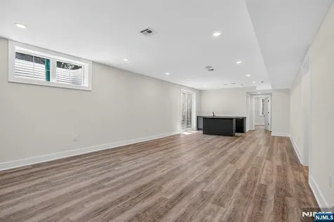 81 Ridge Drive Livingston NJ 07039