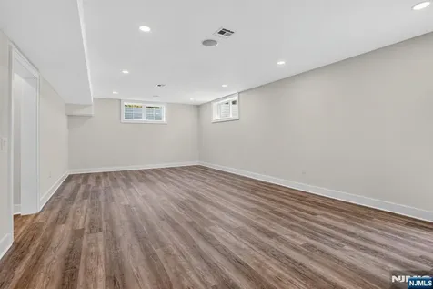 81 Ridge Drive Livingston NJ 07039