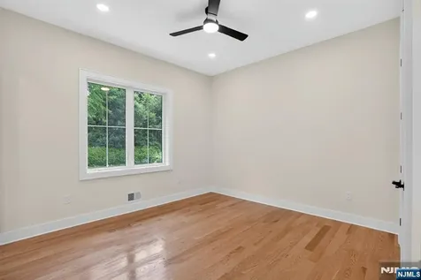 81 Ridge Drive Livingston NJ 07039