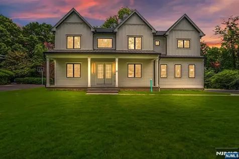 81 Ridge Drive Livingston NJ 07039