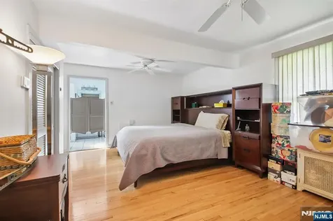82 Seminary Street Bergenfield NJ 07621