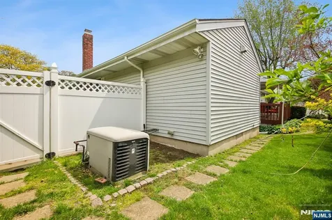 82 Seminary Street Bergenfield NJ 07621