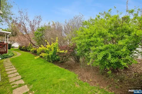 82 Seminary Street Bergenfield NJ 07621