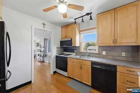 30 Brookview Drive North Haledon NJ 07508