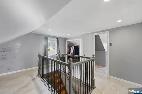 30 Brookview Drive North Haledon NJ 07508