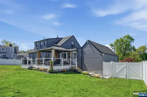30 Brookview Drive North Haledon NJ 07508