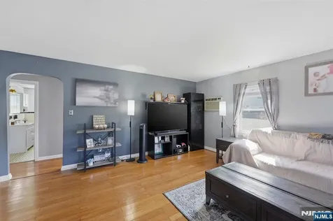 30 Brookview Drive North Haledon NJ 07508