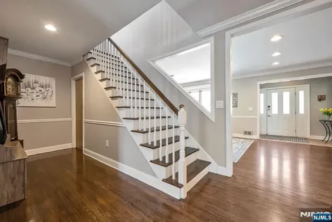 530 5th Avenue Lyndhurst NJ 07071