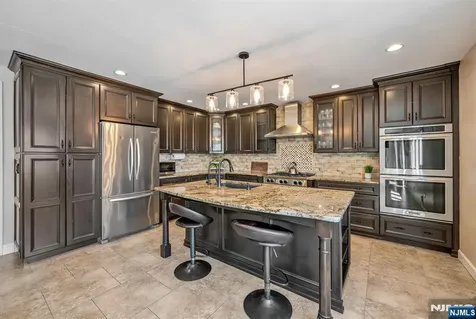 530 5th Avenue Lyndhurst NJ 07071