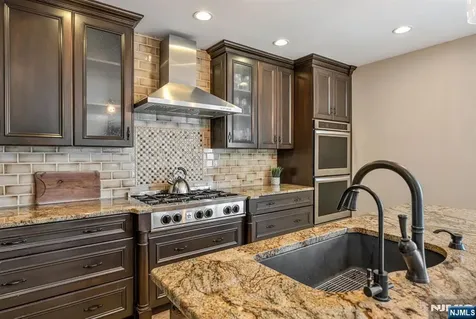 530 5th Avenue Lyndhurst NJ 07071