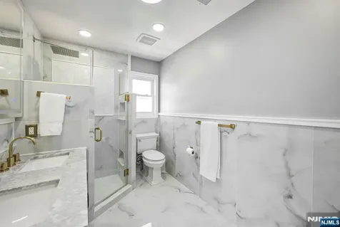 530 5th Avenue Lyndhurst NJ 07071