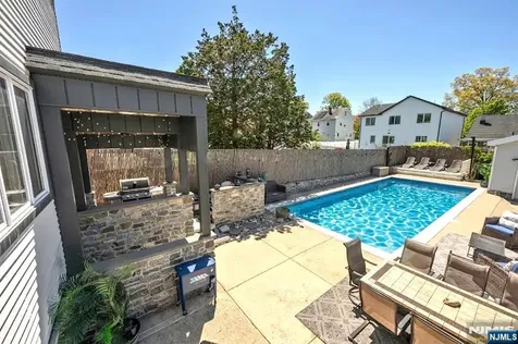 530 5th Avenue Lyndhurst NJ 07071