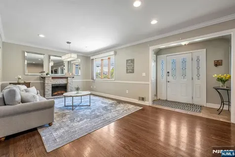 530 5th Avenue Lyndhurst NJ 07071