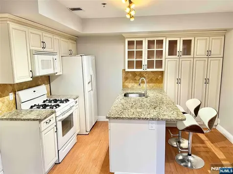284 John Street Cliffside Park NJ 07010