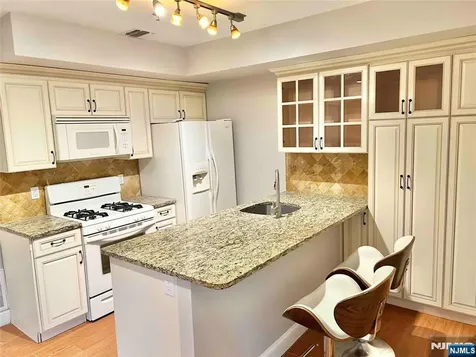 284 John Street Cliffside Park NJ 07010