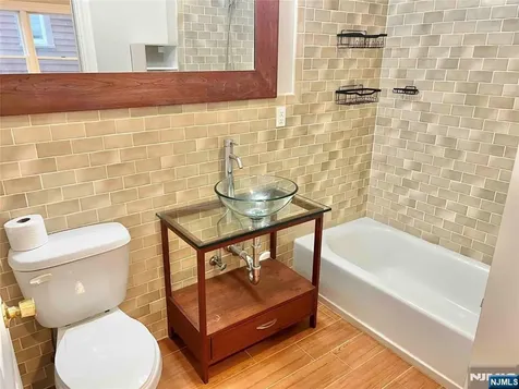 284 John Street Cliffside Park NJ 07010