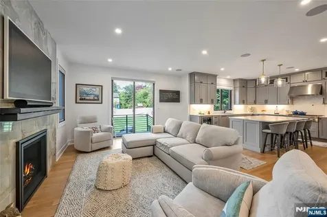 67 Westervelt Place Cresskill NJ 07626