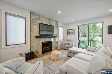 67 Westervelt Place Cresskill NJ 07626