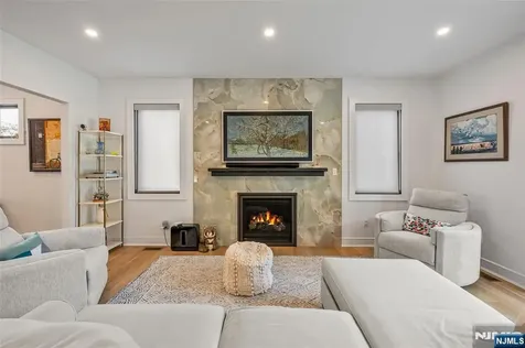 67 Westervelt Place Cresskill NJ 07626