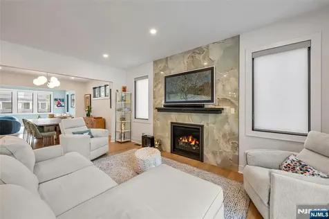 67 Westervelt Place Cresskill NJ 07626