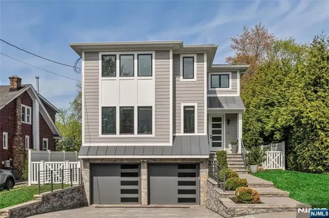 67 Westervelt Place Cresskill NJ 07626